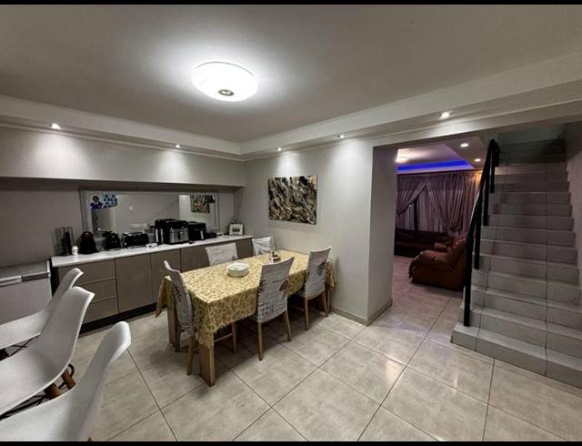 4 BEDROOM TOWNHOUSE FOR SALE IN HALFWAY GARDENS